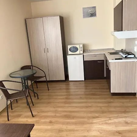 Vechna R 7 Sunny Apartamento
